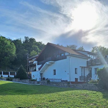 Holling Apartman Fertőboz 外观 照片