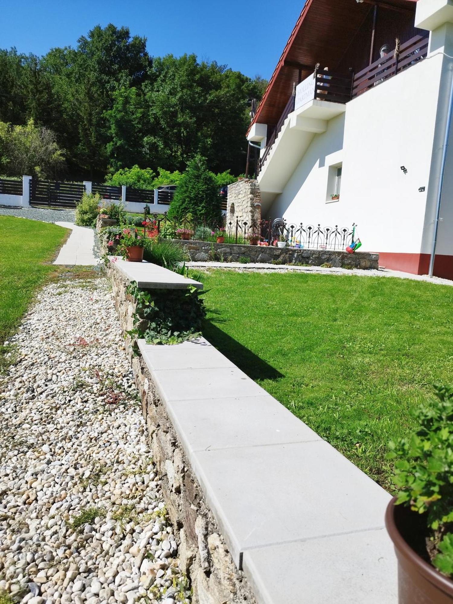 Holling Apartman Fertőboz 外观 照片
