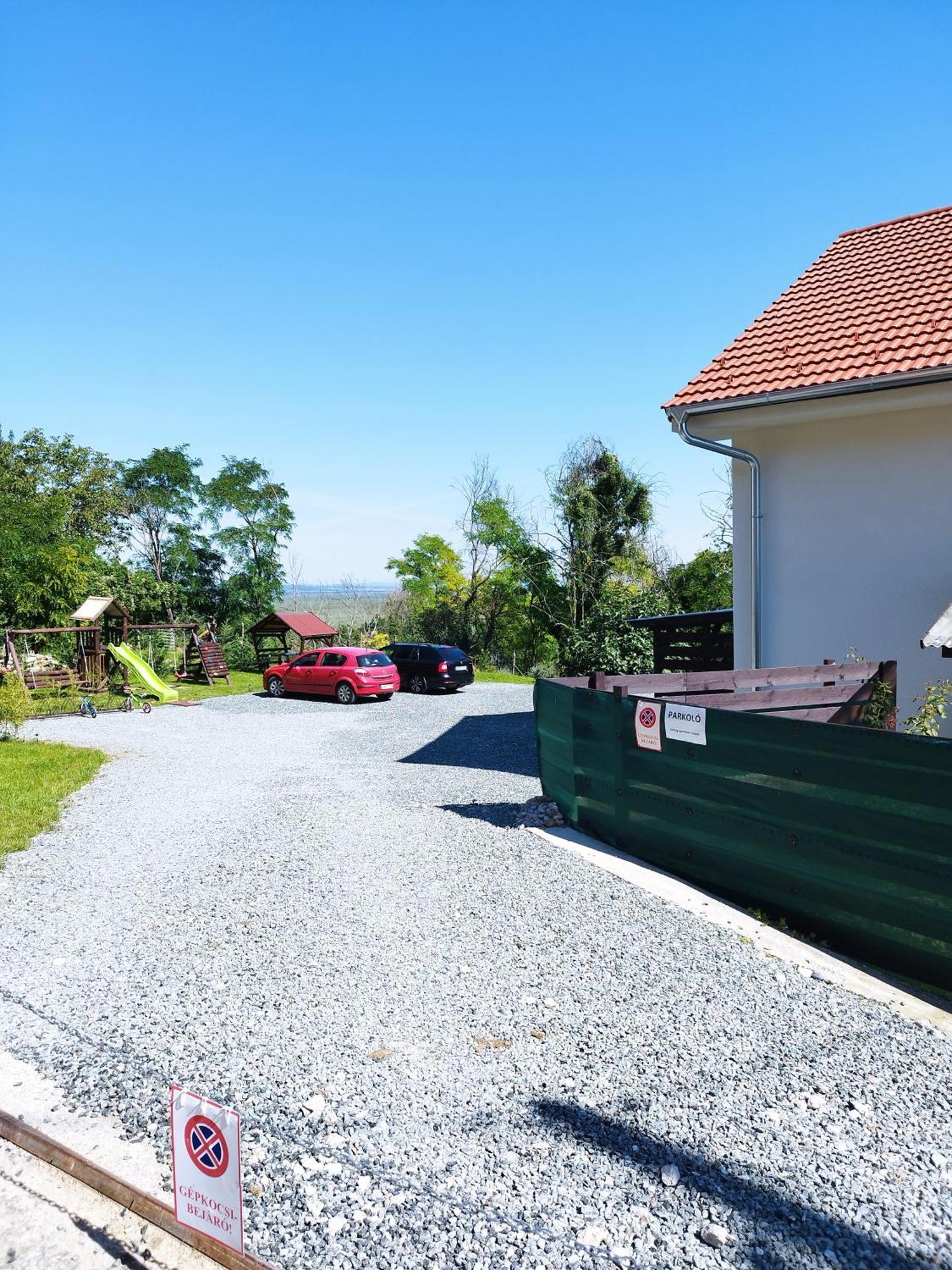 Holling Apartman Fertőboz 外观 照片