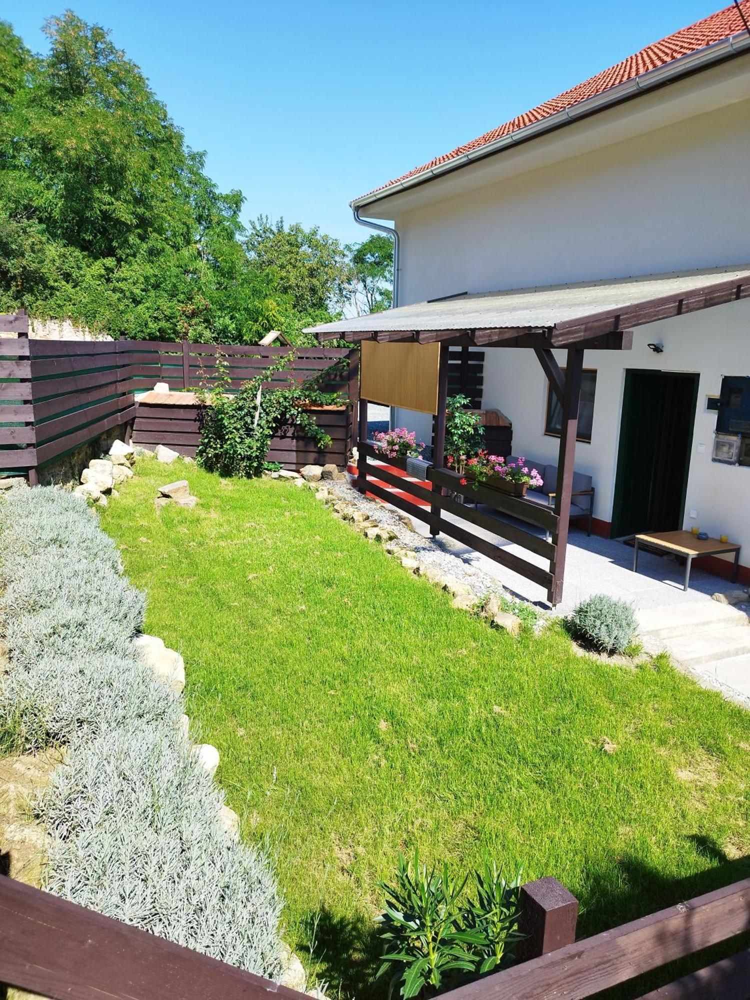 Holling Apartman Fertőboz 外观 照片