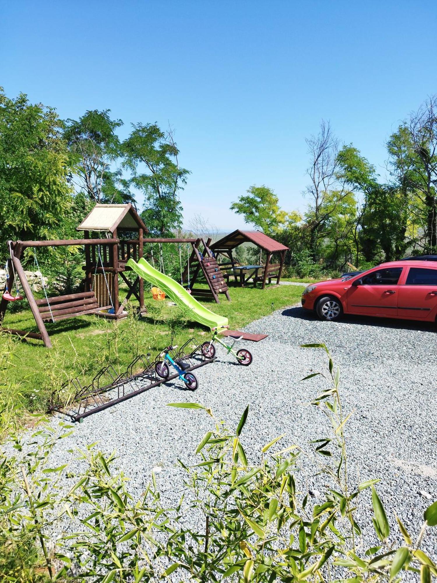 Holling Apartman Fertőboz 外观 照片