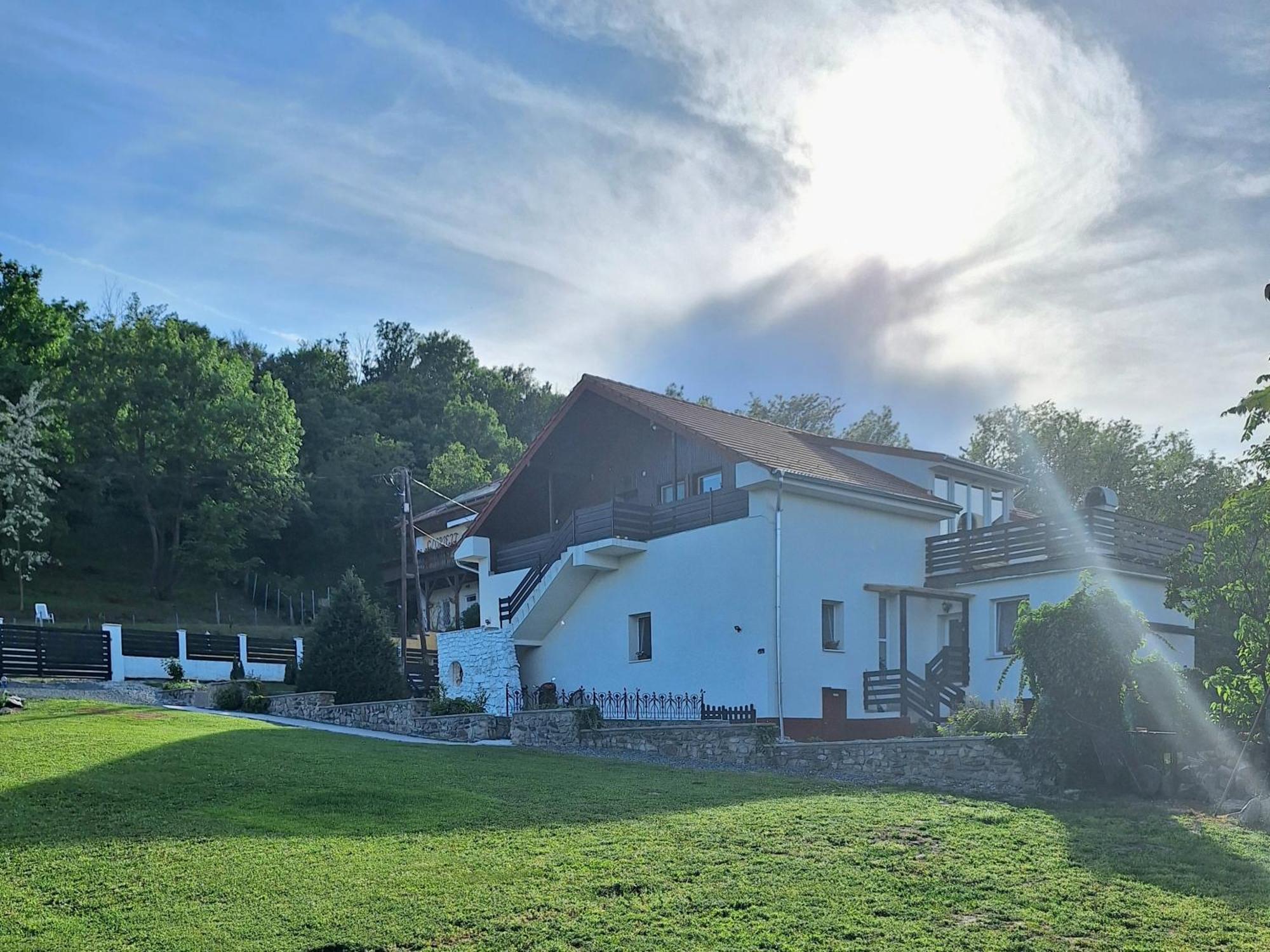 Holling Apartman Fertőboz 外观 照片