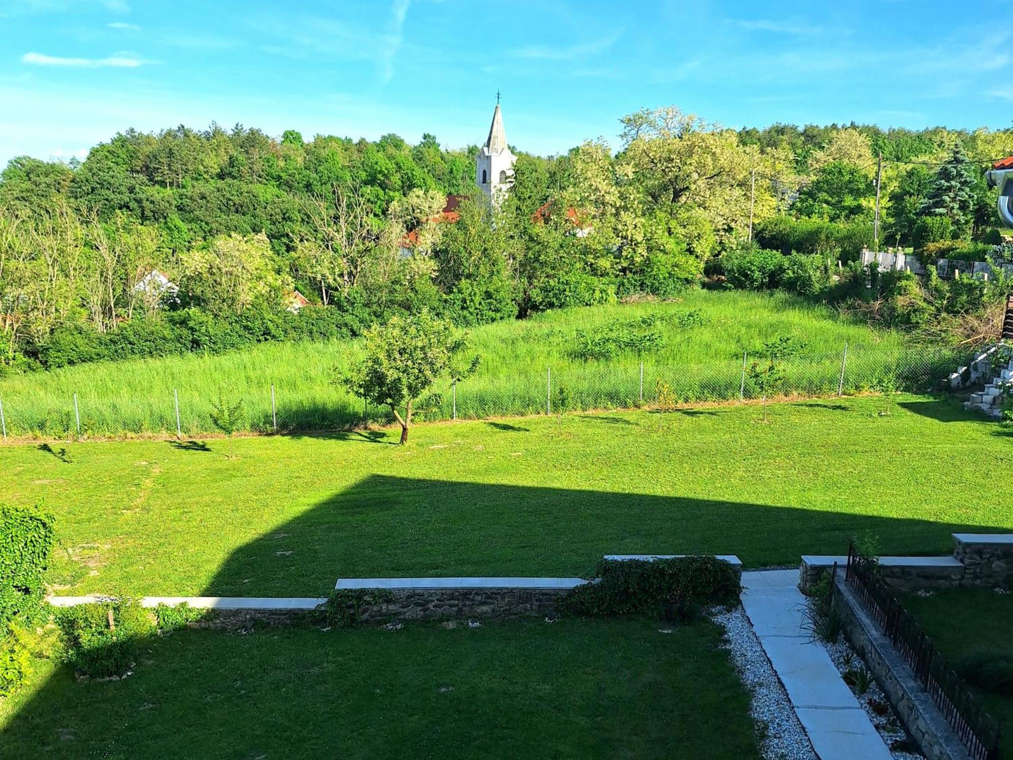 Holling Apartman Fertőboz 外观 照片